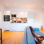 Apartamento Elegant Near Old Town & Mosel River Coblença