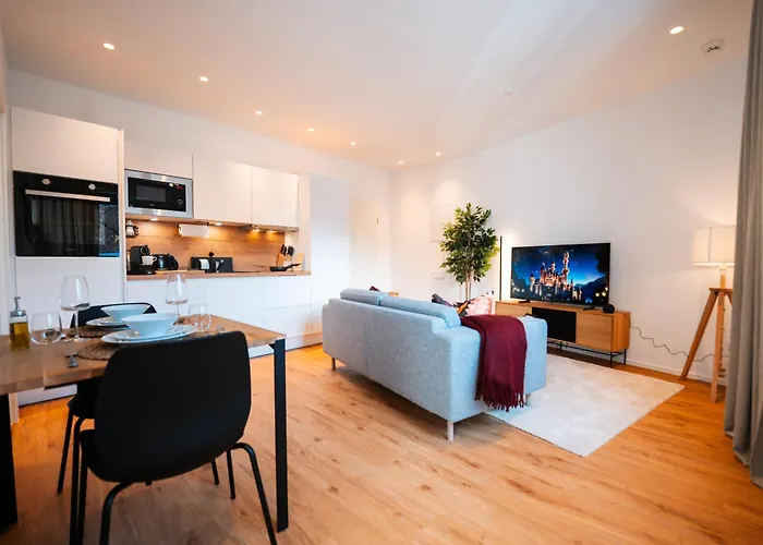 Elegant Near Old Town & Mosel River 科布倫茨